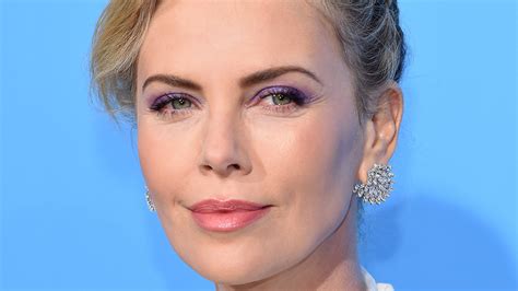 Heres How Tall Charlize Theron Really Is